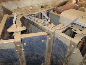 L’accès à l’aire d’alimentation avec barrière et pesage 