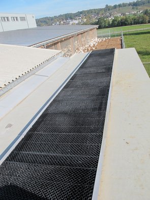 Le toit de l’épurateur d’air. C'est là que l'air puri-fié s'échappe.